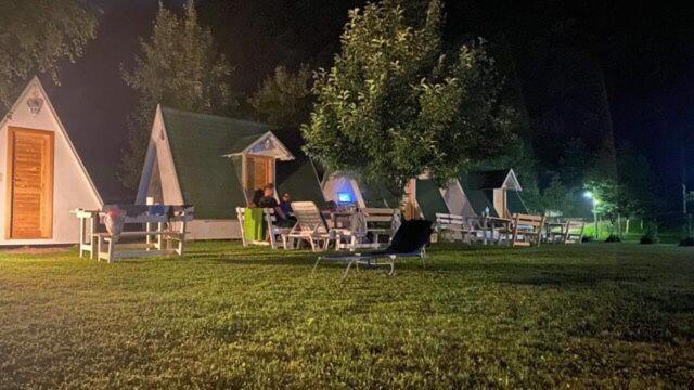 Hotel Una Kamp à Bosanska Krupa Extérieur photo